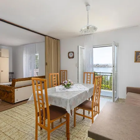 Apartment Lovely In With Wi-fi